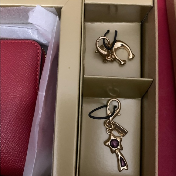 Coach Boxed Red Corner Zip Wristlet - Picture 2 of 6